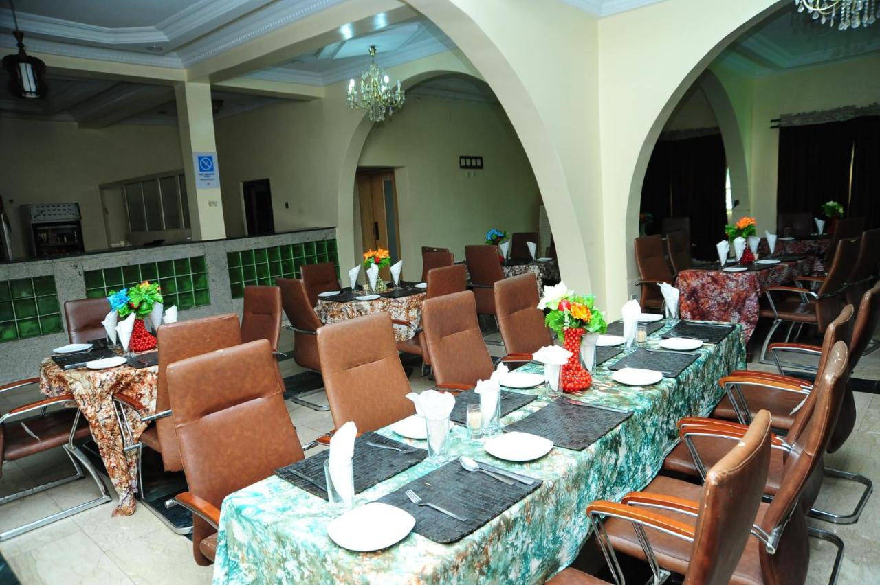 Richton Hotel And Suites Abeokuta ภายนอก รูปภาพ