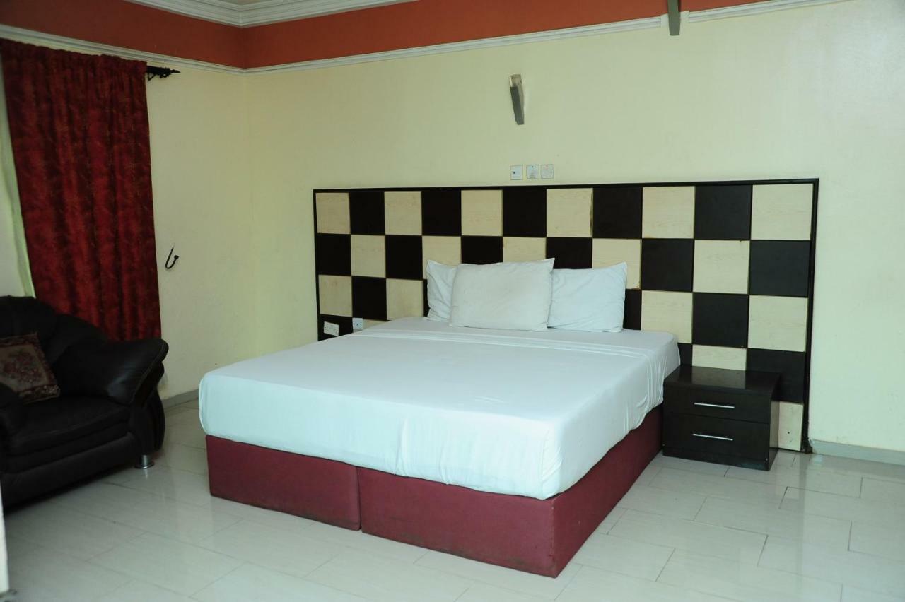 Richton Hotel And Suites Abeokuta ภายนอก รูปภาพ